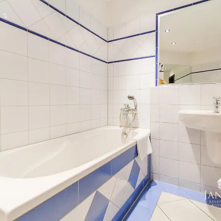 Port Cicha Street By Jantar Apartman *