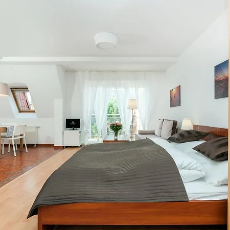 Port Cicha Street By Jantar Apartman Kołobrzeg