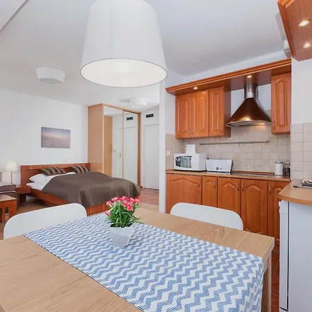 Port Cicha Street By Jantar Apartmán Kolobřeh