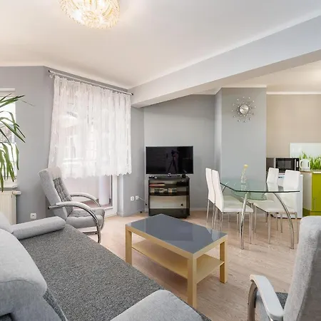 Port Cicha Street By Jantar كولوبرزيغ